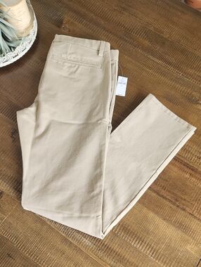 GAP Kids Khaki Slim Chino Fkat Fronts Pants in Light Beige
